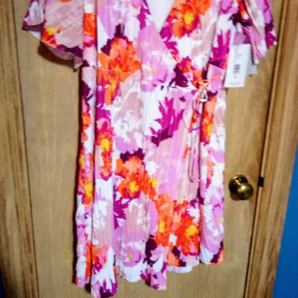DESTINATION MATERNITY Wrap Dress NEW W/Tag - Picture 9 of 10